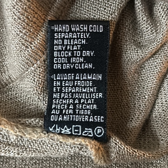 Gorgeous Toscano Sweater Size Large - Picture 8 of 8